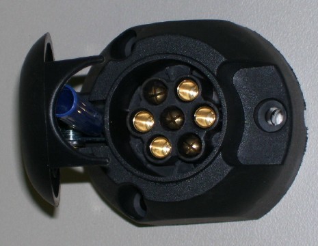 TRAILER ROUND PLUG